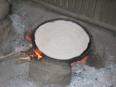 Injera bread cooking