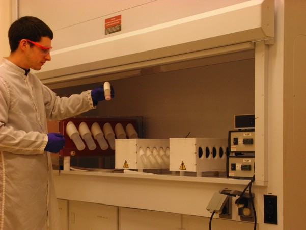 Dave Ferguson (Oxford) in the lab