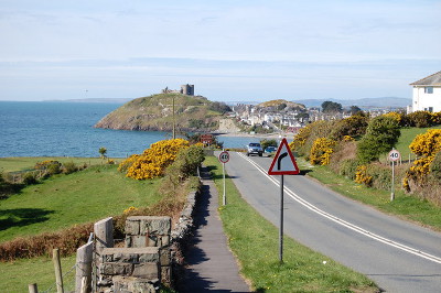 Britain has a maritime climate with a relatively small seasonal temperature fluctuation due to the large heat capacity of water surrounding the island. Britain has a maritime climate with a relatively small seasonal temperature fluctuation due to the large heat capacity of water surrounding the island.